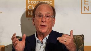 Ларри Финк из BlackRock предупреждает, что экономика США «ослабевает прямо сейчас»