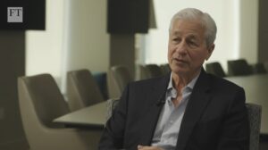 Торговая война Трампа может поставить под сомнение авторитет США, считает Джейми Даймон
