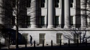 Японские инвесторы продали иностранные долговые обязательства на 20 миллиардов долларов, поскольку тарифы Трампа потрясли рынки