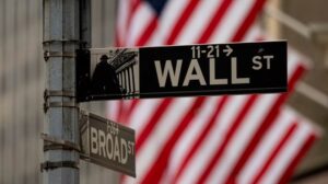 Ренессанс фондового рынка США проверяет веру инвесторов в поворот в сторону Европы