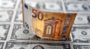Евро бьет рекорды. Как на этом заработать и стоит ли Украине 