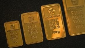 Почему золото и акции растут вместе