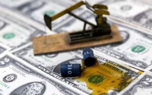 Сначала нефтяной шок, теперь неожиданный рост курса доллара?