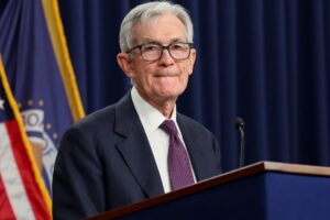 На фоне растущих рисков Федеральная резервная система разумно сохраняет процентные ставки без изменений.