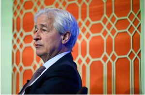 Глава JPMorgan Даймон вновь предупреждает о рисках спада на кредитном рынке.