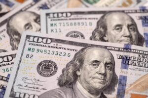 США не могут позволить себе снижение налогов без снижения государственных расходов.