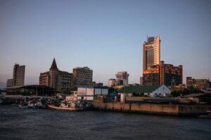 Мозамбик сохраняет процентные ставки на прежнем уровне, опасаясь двузначной инфляции