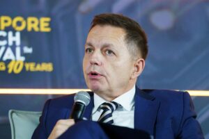 Глава ЕЦБ Казимир заявил, что для борьбы с инфляцией необходимо еще больше повысить процентные ставки.