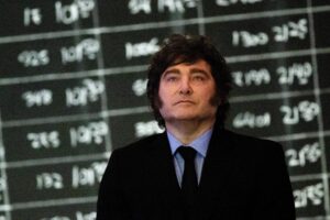Компания Milei смягчает дефицит денежных средств, чтобы возобновить экономический рост в Аргентине
